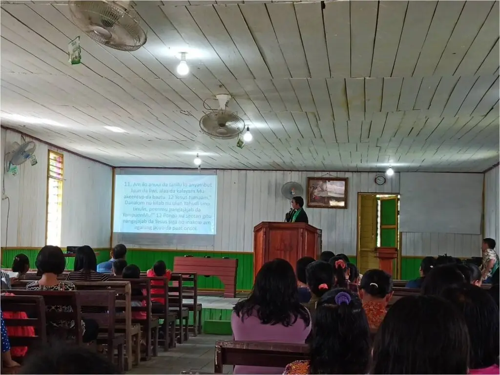 Use of translated portion Luke 4 in sunday church service